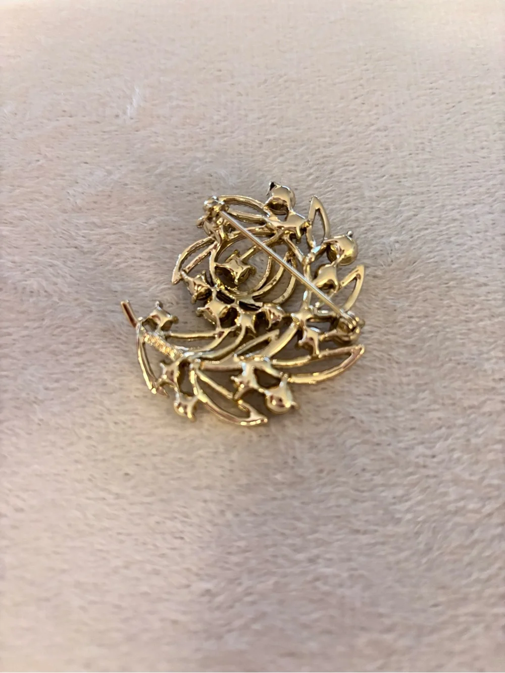 Vintage Signed LISNER Sapphire Blue Rhinestone Gold Tone Floral Brooch